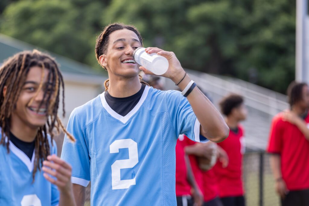 Une première au Québec : Les écoles secondaires mobilisées avec « J&rsquo;ai soif de santé! » pour adopter l&rsquo;eau du robinet comme boisson de choix auprès des jeunes